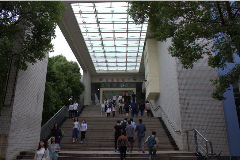 湖北经济学院七品居食堂楚豫湘餐厅